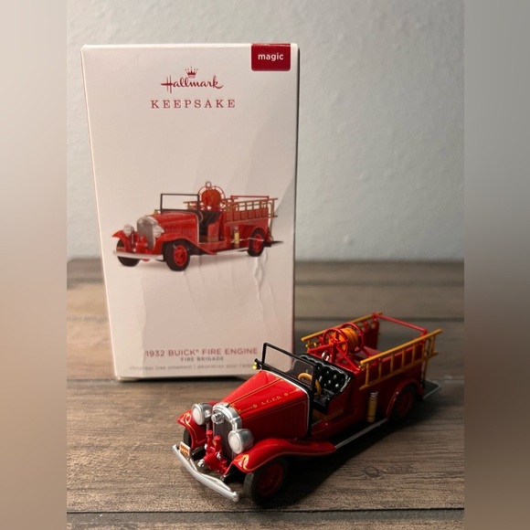 Hallmark NEW 2018 #16 Fire Brigade Series Christmas Ornament 1932 Buick Fire Eng - Picture 2 of 11